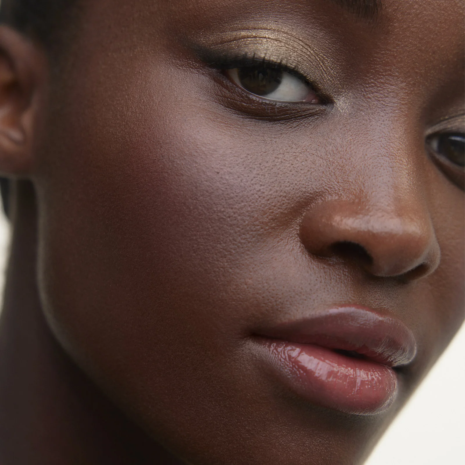 WONDERBLUSH - La Lumière - Ombre à paupières liquide - Rayon 5,5ml – Image 3