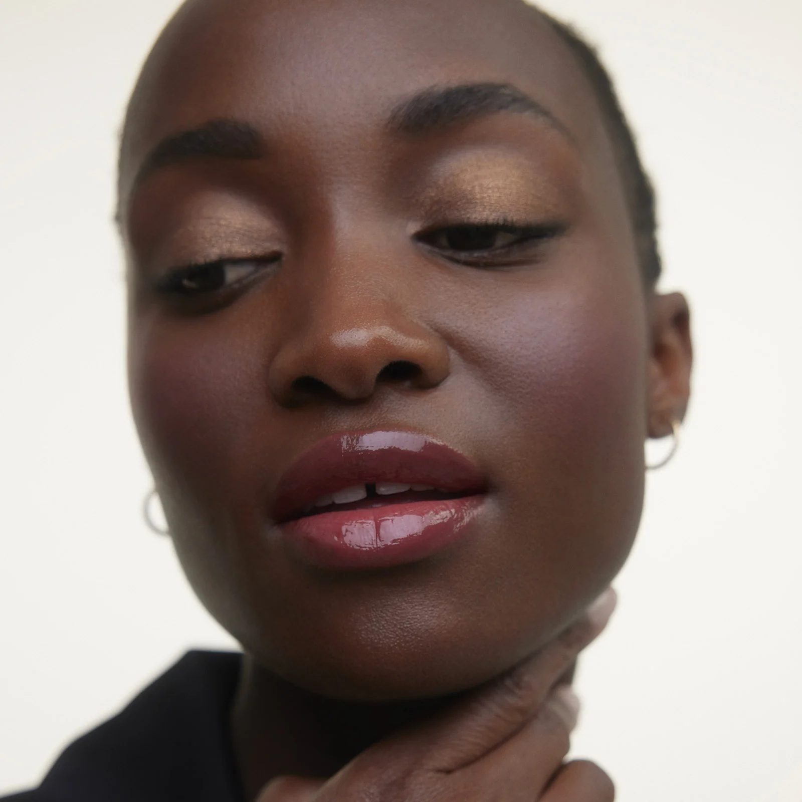 WONDERBLUSH - La Laque - Huile à lèvres teintée - Bordeaux 4ml – Image 4