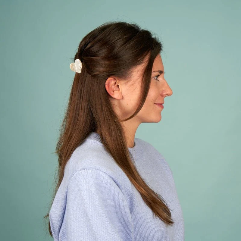 Mini griffe à cheveux coeur blanc – Image 2